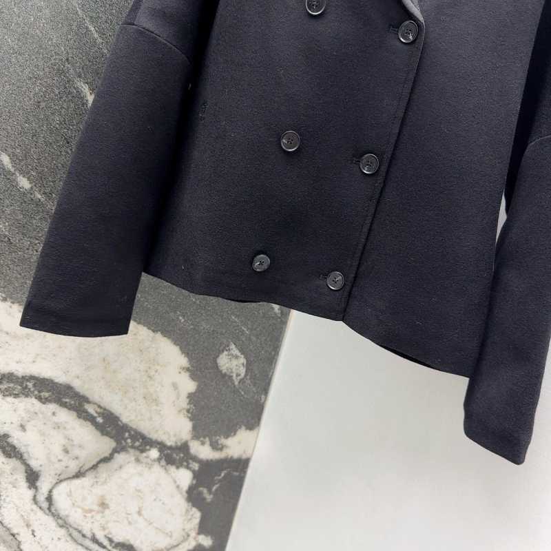 chr1st1an D10r outwear